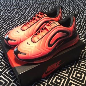 Nike Air Max 720 “Red Black”